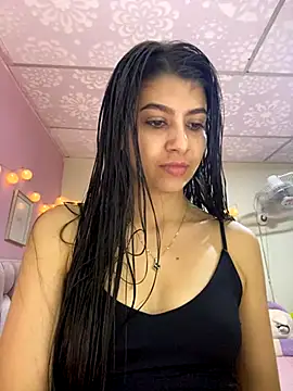 Lenapink19 online show from December 5, 2025, 9:34 pm