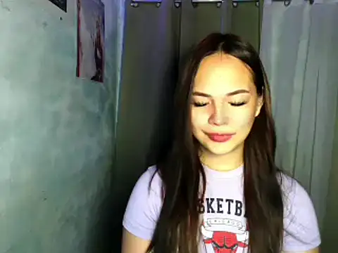 sweetsassyxx online show from May 13, 2026, 1:45 am