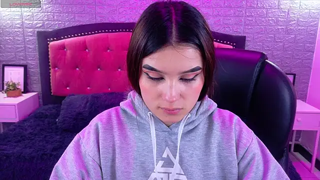 Natalie loffreda online show from November 20, 2025, 3:07 am