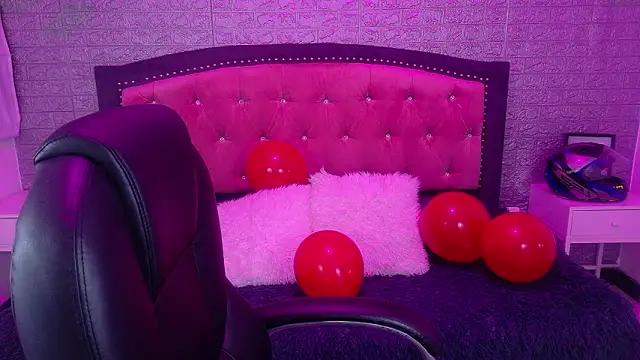 Snapshot of Natalie_loffreda chatting on February 20, 2026, 3:25 am Natalie loffreda online show from February 20, 2026, 3:25 am