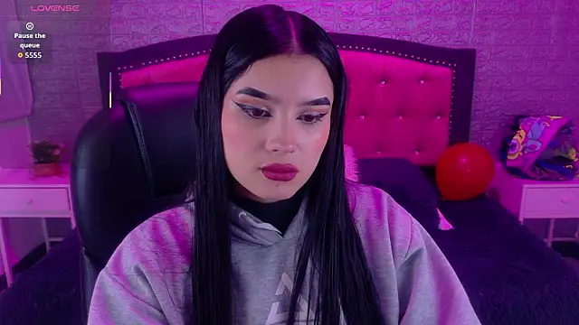 Snapshot of Natalie_loffreda chatting on March 7, 2026, 3:13 am Natalie loffreda online show from March 7, 2026, 3:13 am