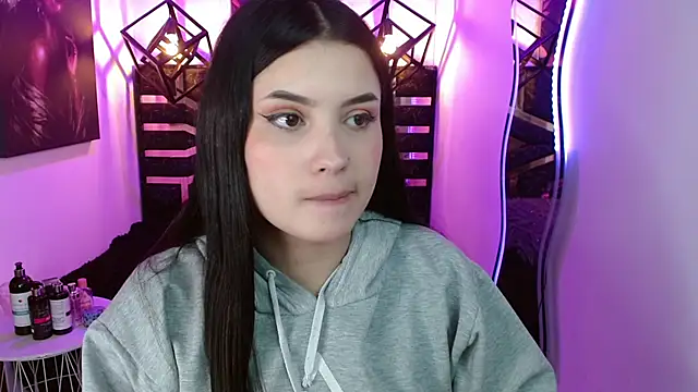 Natalie loffreda online show from June 5, 2026, 8:03 pm
