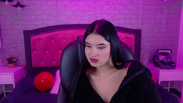 Snapshot of Natalie_loffreda chatting on February 20, 2026, 6:26 am Natalie loffreda online show from February 20, 2026, 6:26 am