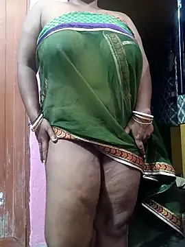 Hot-Risa online show from April 8, 2026, 7:37 pm