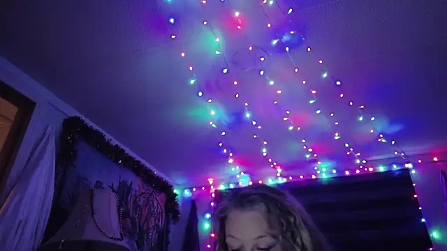 HotRedYeag online show from October 10, 2025, 7:42 am