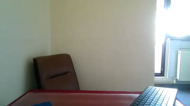 Ella sweety00 online show from April 23, 2026, 10:33 am