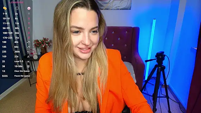 Emma  Ross online show from June 22, 2026, 2:06 am