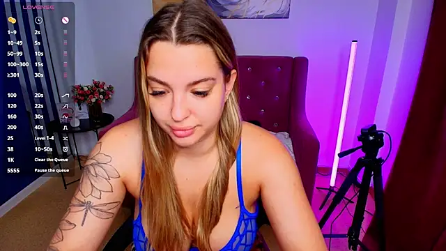 Emma  Ross online show from July 10, 2026, 1:38 am