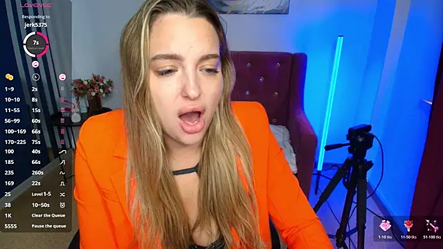 Emma  Ross online show from June 22, 2026, 3:25 am