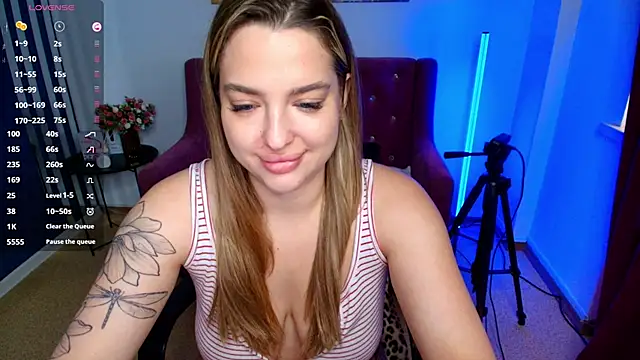 Emma  Ross online show from June 14, 2026, 2:35 am