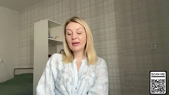 Blondie xoxoxo online show from February 17, 2026, 8:22 am