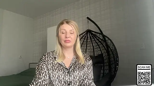 Blondie xoxoxo online show from April 23, 2026, 1:57 pm