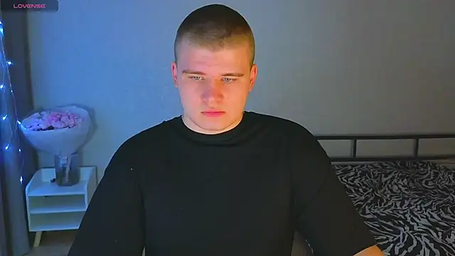 kittenmurr online show from October 30, 2025, 5:43 pm