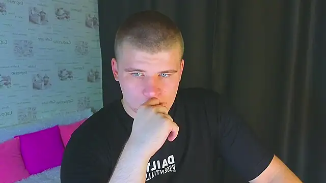 kittenmurr online show from September 23, 2025, 5:20 pm