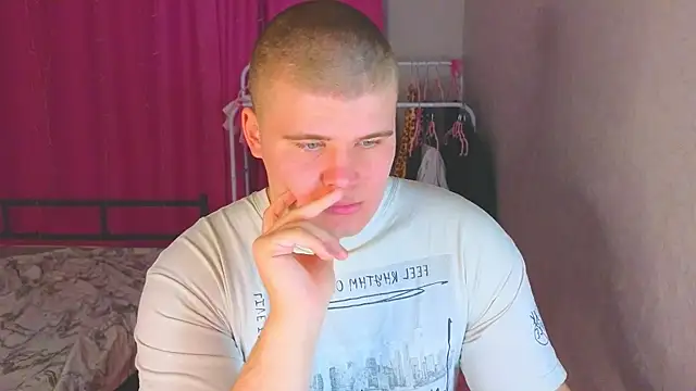 Snapshot of kittenmurr chatting on March 26, 2026, 8:18 pm kittenmurr online show from March 26, 2026, 8:18 pm