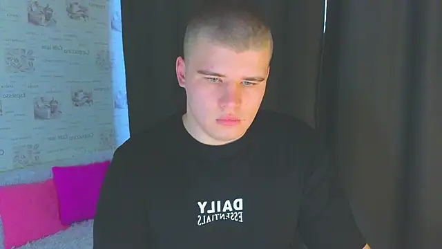 kittenmurr online show from October 4, 2025, 12:56 am