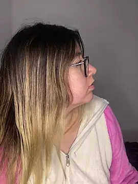 Snapshot of Blair_Bunnyy chatting on March 13, 2026, 6:18 am Blair Bunnyy online show from March 13, 2026, 6:18 am