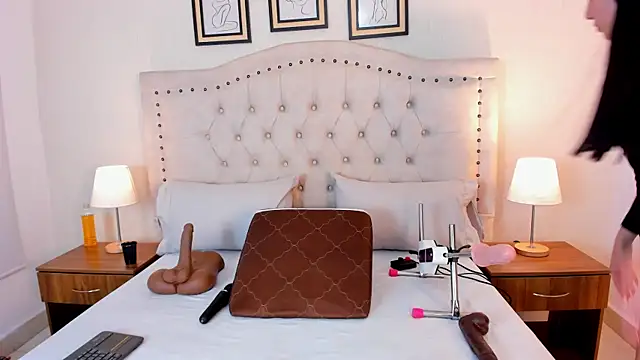 natasha moreno online show from January 7, 2026, 12:10 pm