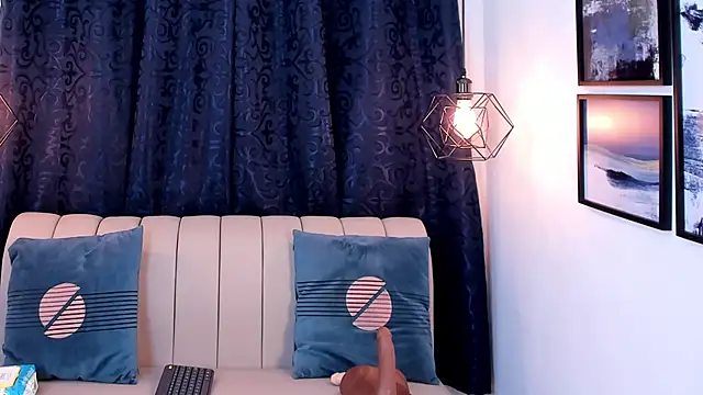 natasha moreno online show from September 19, 2025, 1:04 pm