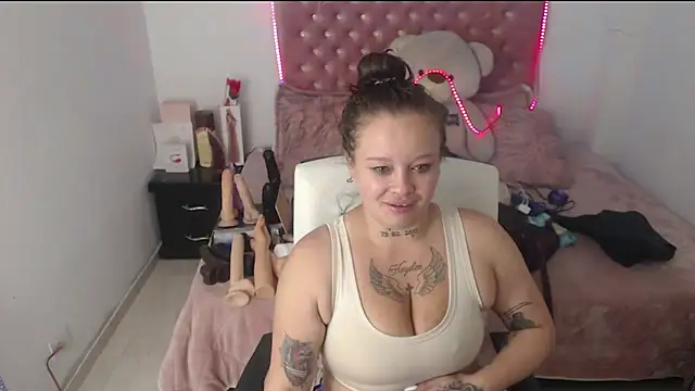 patty squirt  online show from June 27, 2026, 11:38 am