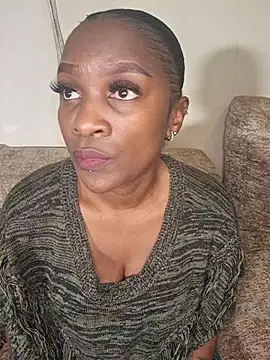 Yummychoklit online show from July 12, 2026, 3:46 pm