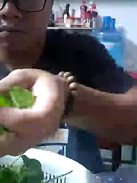 Snapshot of ANonngDan79 chatting on October 4, 2025, 11:23 am ANonngDan79 online show from October 4, 2025, 11:23 am