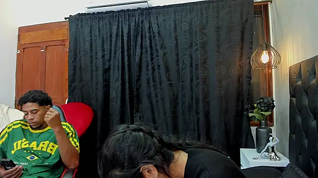 violet and myers online show from November 27, 2025, 11:32 am