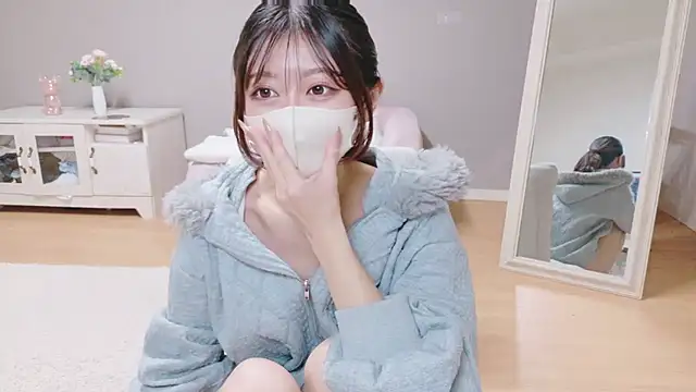 Yuna-ch online show from March 22, 2026, 6:53 pm