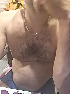 qSensi online show from November 18, 2025, 10:13 pm