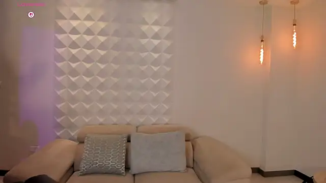 VeronicaBlue online show from October 7, 2025, 12:17 pm