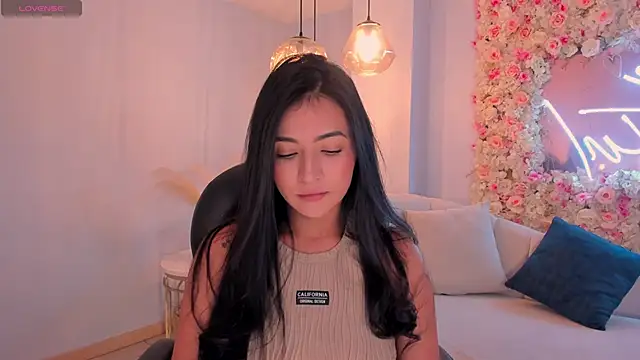 AyshelBrown online show from October 8, 2025, 5:09 am