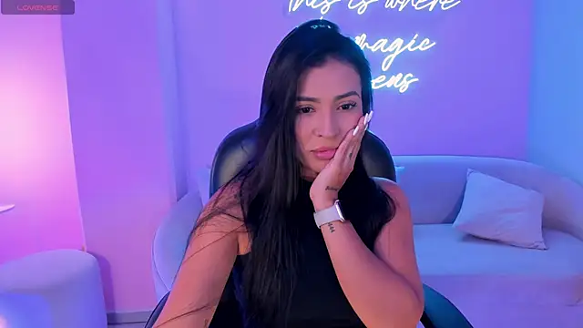 AyshelBrown online show from October 23, 2025, 4:44 am