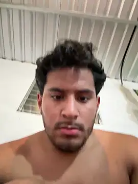 Johnxxx22 online show from October 24, 2025, 1:37 am