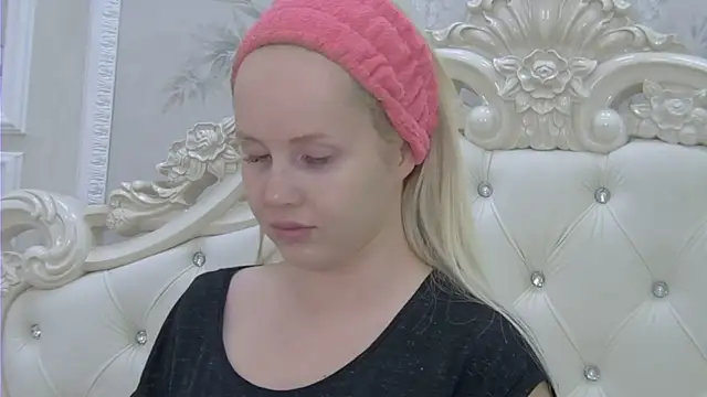 Snapshot of EllieFrosty_ chatting on March 5, 2026, 9:54 pm EllieFrosty online show from March 5, 2026, 9:54 pm