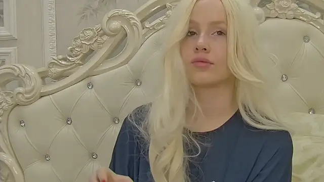 EllieFrosty  online show from October 6, 2025, 7:03 pm