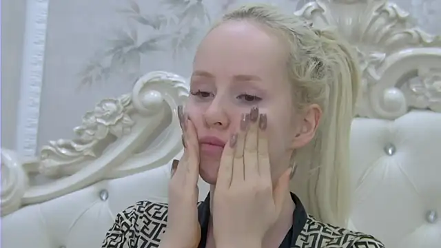 Snapshot of EllieFrosty_ chatting on March 5, 2026, 1:46 am EllieFrosty online show from March 5, 2026, 1:46 am