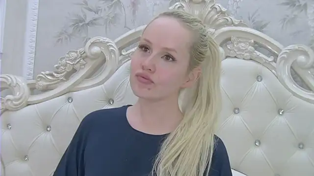 Snapshot of EllieFrosty_ chatting on March 17, 2026, 7:28 pm EllieFrosty online show from March 17, 2026, 7:28 pm