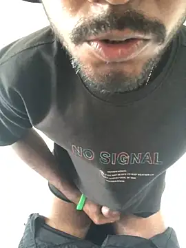 Snapshot of kavi1q1 chatting on November 23, 2025, 1:15 am kavi1q1 online show from November 23, 2025, 1:15 am