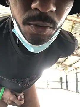 Snapshot of kavi1q1 chatting on November 16, 2025, 7:02 am kavi1q1 online show from November 16, 2025, 7:02 am