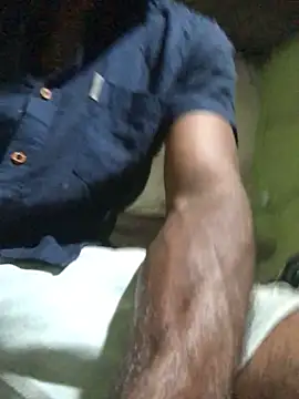 Snapshot of kavi1q1 chatting on February 3, 2026, 3:28 pm kavi1q1 online show from February 3, 2026, 3:28 pm