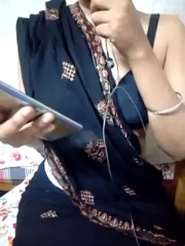 Tanishacutie online show from May 3, 2026, 6:18 am