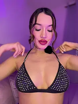 Snapshot of Bella-taylorr chatting on February 6, 2026, 6:31 am Bella-taylorr online show from February 6, 2026, 6:31 am