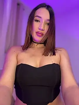 Bella-taylorr online show from May 8, 2026, 11:14 am