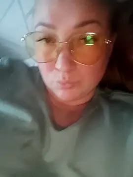 Kiss Eva online show from October 22, 2025, 2:16 pm