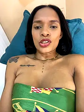 Luna025 online show from November 11, 2025, 7:52 pm