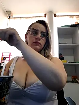 CurvyLust x online show from October 23, 2025, 2:16 pm