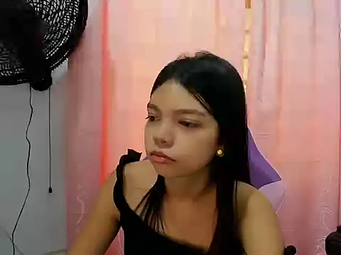 shy luna18 online show from September 10, 2025, 12:15 pm