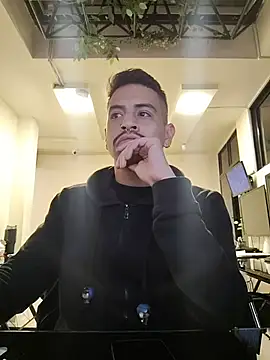 Juann-cock online show from June 25, 2026, 5:12 am