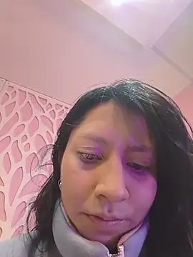 Snapshot of VioletxBloom chatting on March 2, 2026, 9:33 pm VioletxBloom online show from March 2, 2026, 9:33 pm