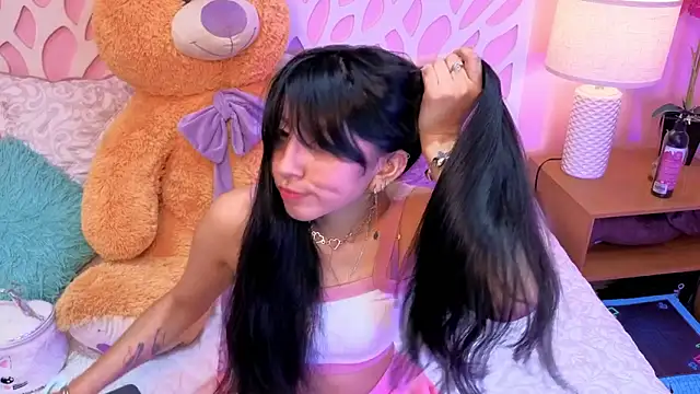 Snapshot of VioletxBloom chatting on February 27, 2026, 8:19 pm VioletxBloom online show from February 27, 2026, 8:19 pm